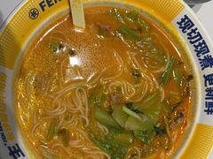 酸汤鲜切牛肉粉-粉小主·贵州酸汤牛肉粉(南京仙林金鹰店)