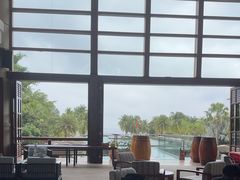 -亚龙湾喜来登·美景台大堂吧