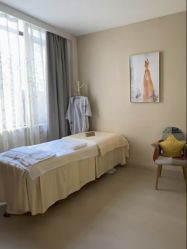 -百秀名媛纹绣美学护肤中心