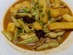土豆烧芸豆-宴小馆·小海鲜青岛菜(五四广场店)