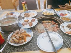 -锤头鲨毛肚海鲜烤肉自助餐厅(国购广场店)