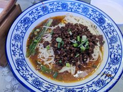 -渝之汇牛肉豌杂面