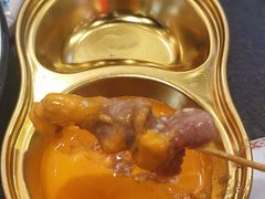 -何妹湿辣牛肉·粤式烧烤砂煲(桂雅路店)