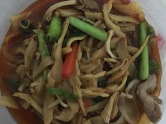 干锅野脆笋-侬佳蒸菜馆(听潮店)
