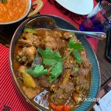 需要等一会 音乐也永远都是宝莱坞神曲 好嘛符合店情