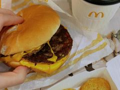 双层吉士汉堡-麦当劳(海岸城店)