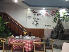 大堂-八次方密云水库鱼粘卷子·熏鸽子·农家菜
