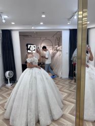 -予白婚纱礼服馆