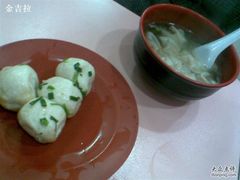 生煎&nbsp;3块；小馄饨&nbsp;4块-北万新包子店(淮海店)