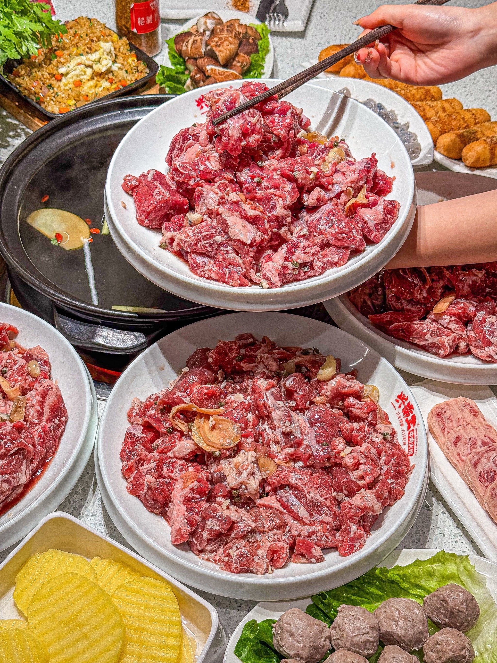 牛肉原汁原味!用刀叉吃火锅啊啊啊!