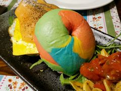 烟熏三文鱼彩虹贝果-吃饼人西餐(南开店)