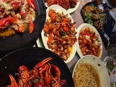 -巴厘龙虾·榜首油焖大虾(音乐学院·沿江酒馆店)