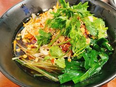鸡丝凉米卷粉-麒麟风烤牛肉·云南烧烤小排档(丹凤街店)
