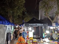 -吴山路夜市