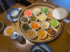 都匀茶啤-包整·丝娃娃(一览甲秀楼风景店)