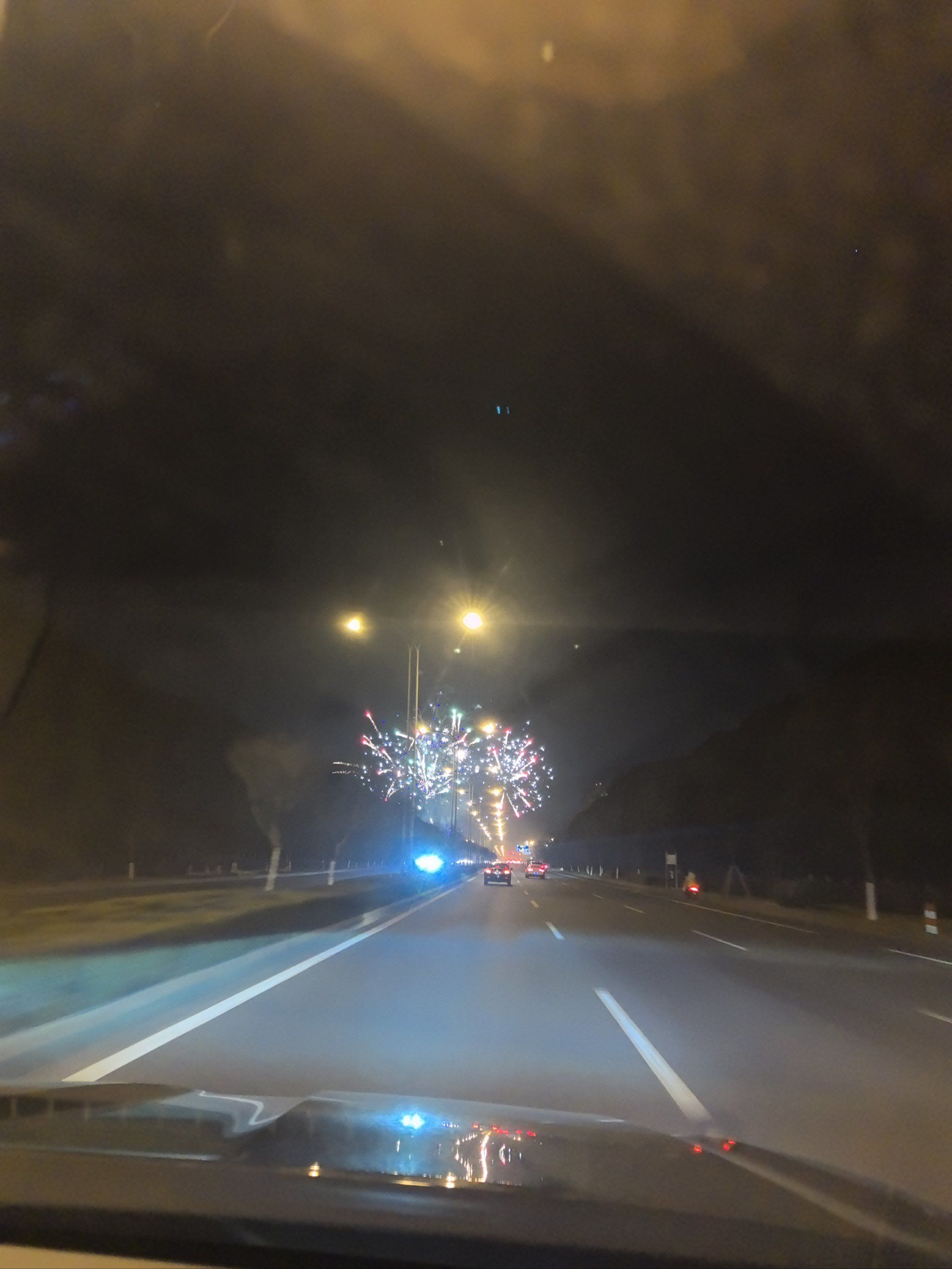 夜晚驾车的快乐时光