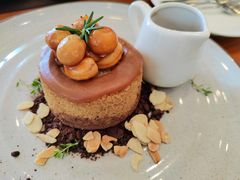 -Chom Cafe and Restaurant