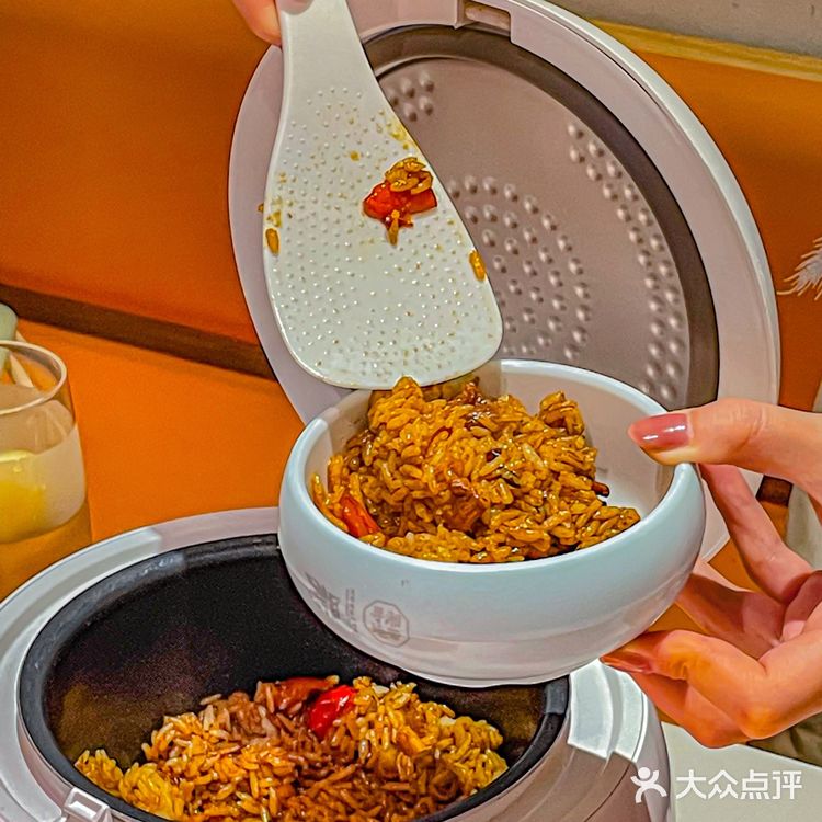 服了!在这家湘菜馆子里吃了三碗饭