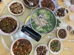 -茅屋大酒店