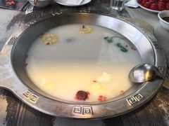 营养奶汤锅底-七秒鱼·斑鱼火锅(太阳城店)