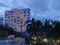 -JW万豪厨房餐厅·滨海草坪烧烤·海鲜·海景(三亚绿发山海天JW万豪酒店)