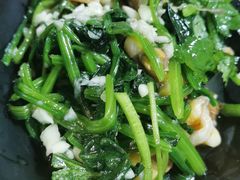 菠菜拌黄蚬子-丹东特色烤肉(南光三部店)