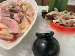 -洪氏嗨捞·广东猪肚鸡·椰子鸡火锅(西咸万象城店)
