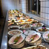 朋友在安亭添新居，大伙来此看房，到饭点了便来此就餐
