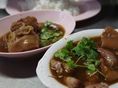 -Kha Mu Charoensang(Silom)