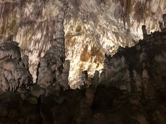 -波斯托伊纳溶洞