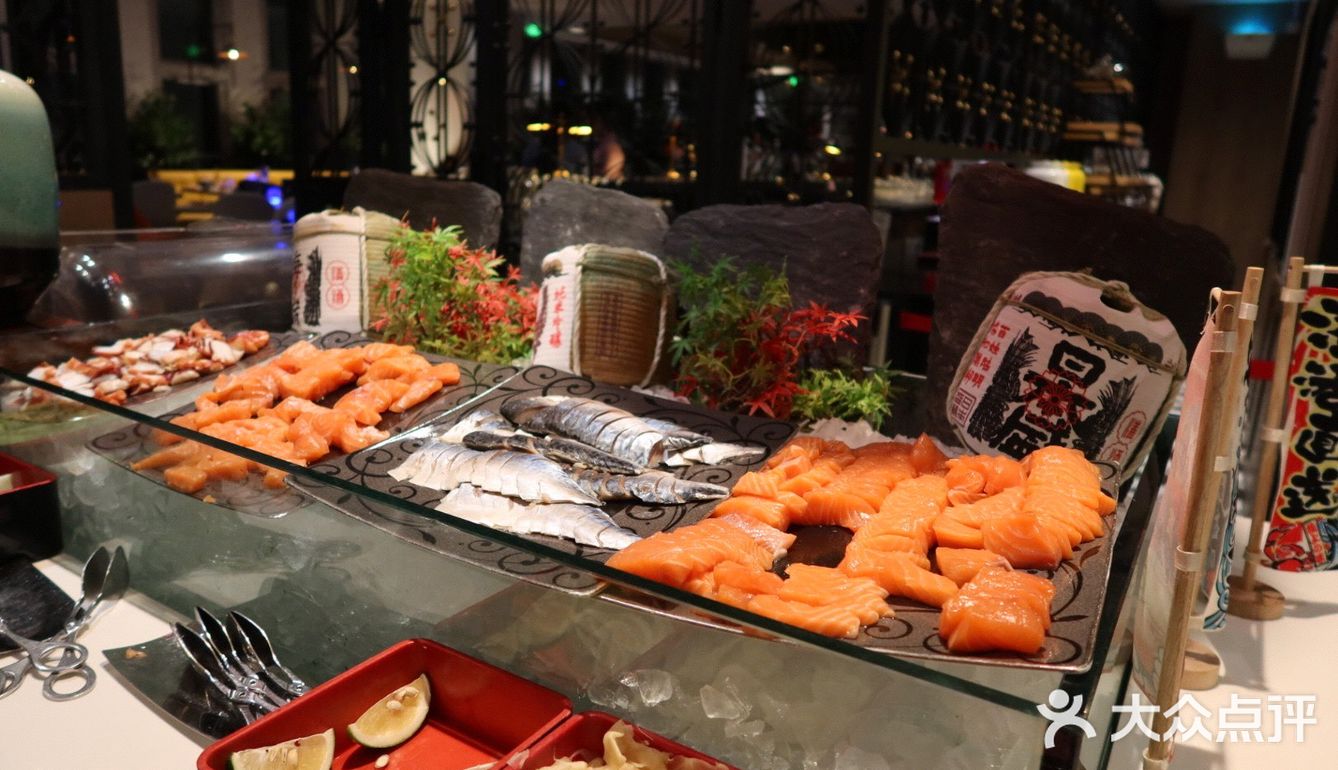 国贸CBD品尝老北京自助餐🍴