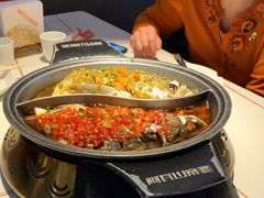 -阿瓦山寨·湘菜现炒·剁椒鱼头王(咸阳总店)