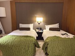 -上海滴水湖皇冠假日酒店