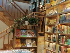 -猫的天空之城概念书店(杭州南宋御街店)