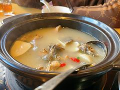 姬松茸炖鸡-妈妈的味道(和顺古镇店)