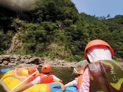 -安吉龙王山峡谷漂流