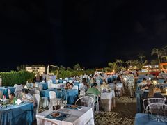 -亚龙湾希尔顿自助餐厅·海鲜·烧烤·沙滩BBQ·现场乐队