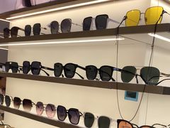 -爱视眸Eyeblling眼镜·依视路·蔡司镜片折扣店(百联南方商城购物中心)