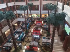 -浅深休闲酒店-停车场