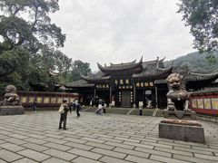 -峨眉山报国寺