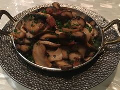 炒蘑菇-广州四季酒店·佰鲜汇·现代法餐