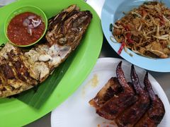 -明记烧鱼美味店