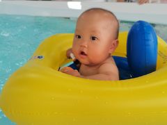 -蓝鲸奇亲子游泳俱乐部