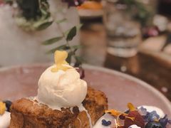 -FLOVIE FLORIST CAFE