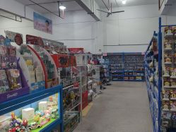 -逝水玩具折扣店