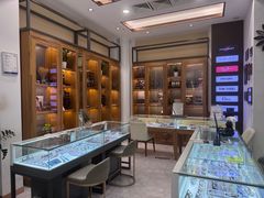 -回瑞眼镜·蔡司·依视路官方授权店(广益路万达店)