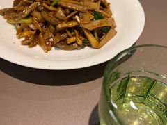 香肉酱炒笋菇-有璟阁港式餐厅(国贸商城店)