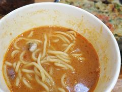 招牌沙茶面-蓝氏钟楼肉粽