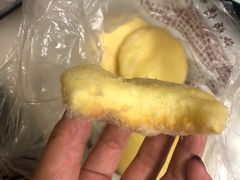 鳕鱼小贝-鲍师傅糕点(江苏路店)
