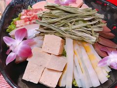 -谭鸭血老火锅(漳州路店)